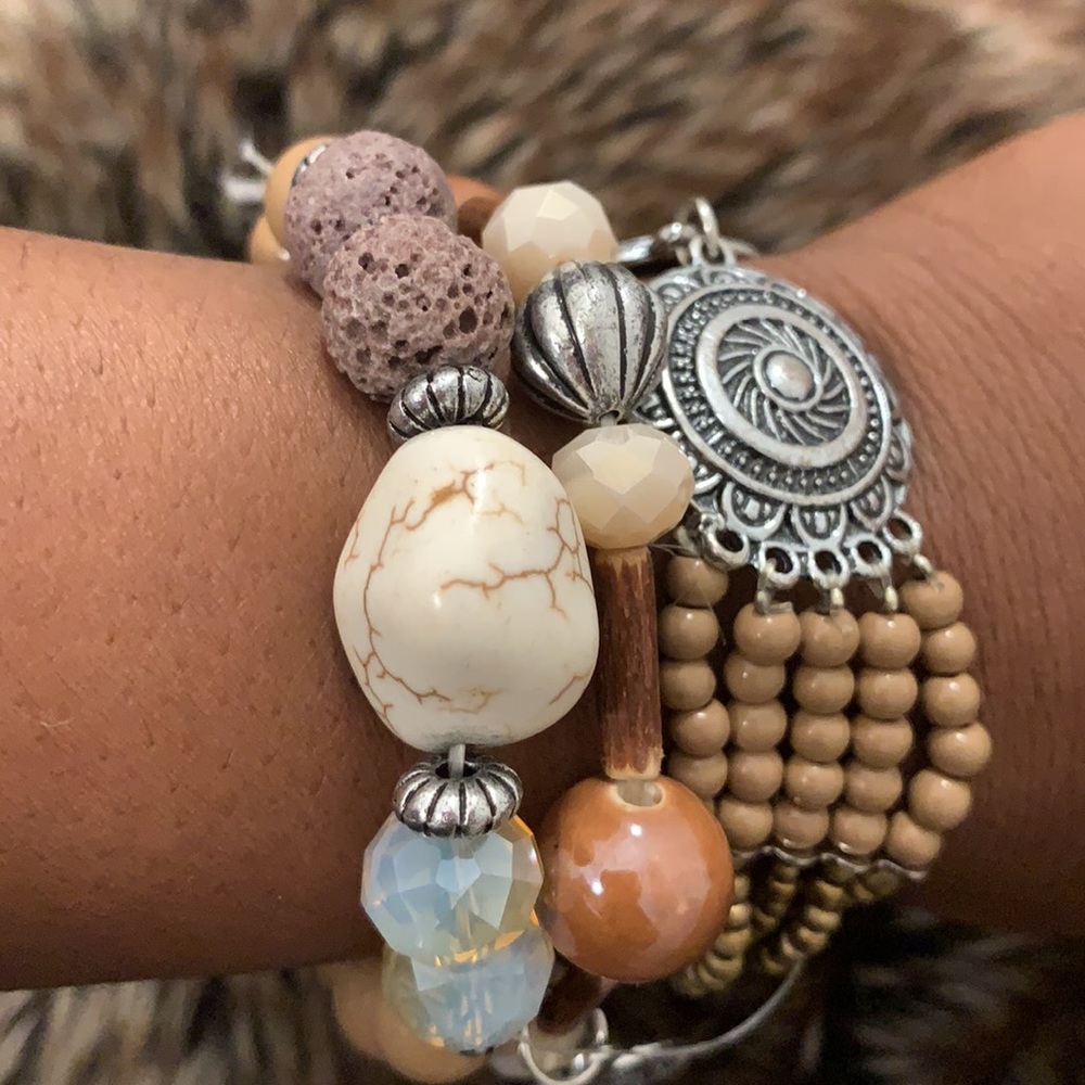 ☀️ Beautiful beaded bracelet 🌟